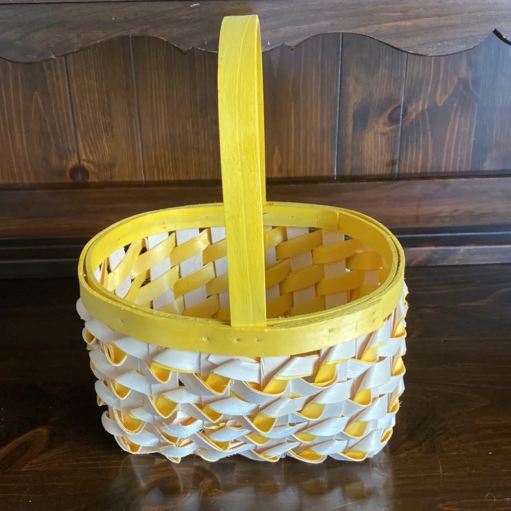 3/$39 - Beautiful yellow and cream basket with handle